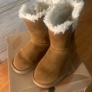 Girl boots size 11 Koolaburra by UGG